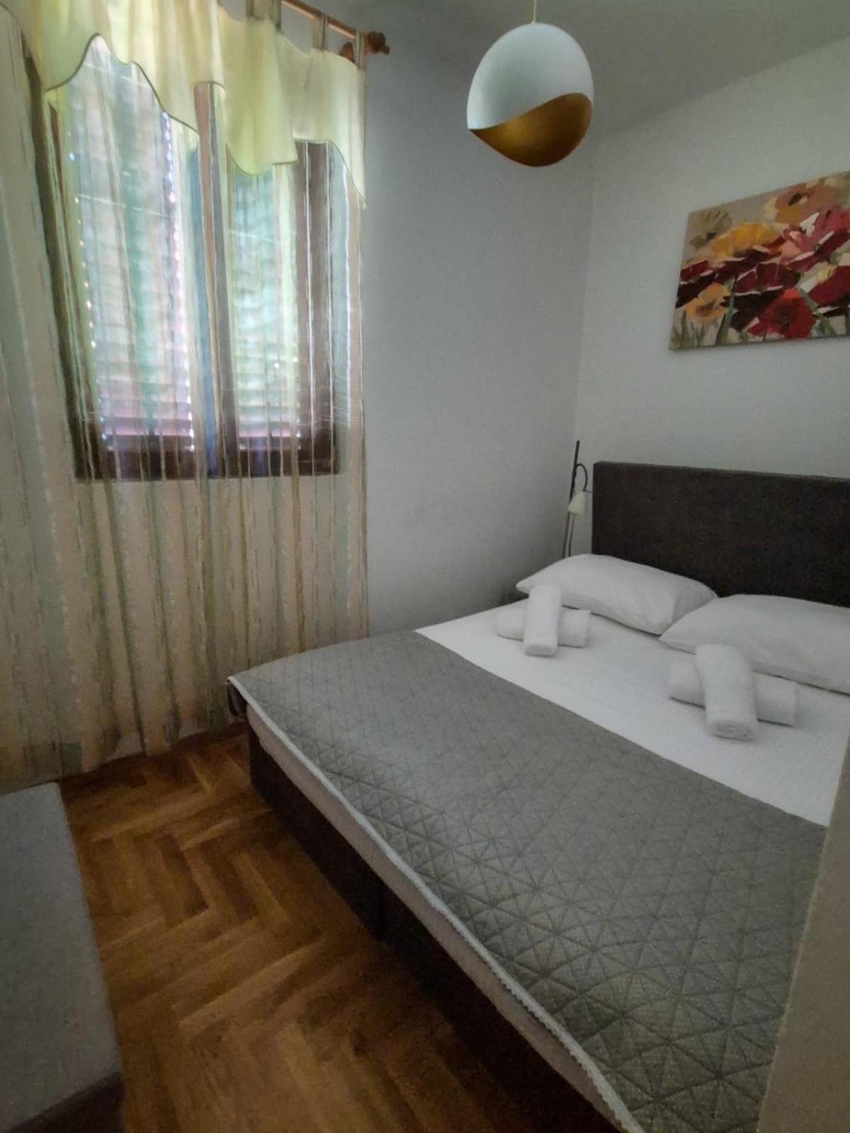 Apartments And Pansion M&R Turanj Luaran gambar